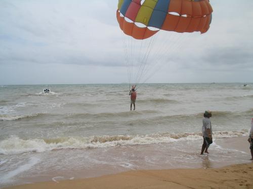 Paragliding at Pathaya Beach in Thailand - Friends, Have you flown over the sea in a parachute, it is really amazing. Don't miss it if you haopen to be in Thailand at Pathaya beach.