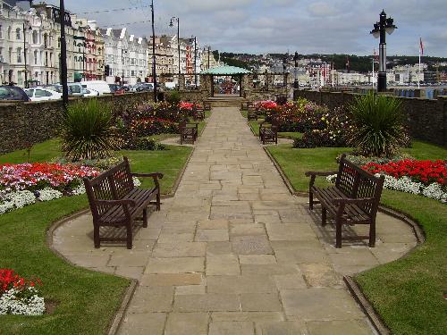 Garden - This is a garden on the Douglas, Isle of Man promenade. The photo doesn't do it justice as it was magnificent to see.
