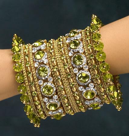beautiful bangles - 427 x 450 -42k

www.saiindianwedding.com