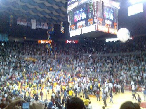 Ginebra Wins 2007 PBA Philippine Cup Finals - This photo was taken after the last buzzer of the game had sounded, and my favorite team Ginebra won the championship game versus San Miguel Beer. The crowd was wild and some people started rushing to the court. It was a really close game and it was great to be there.