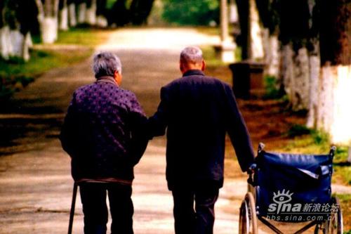 cherish picture - So beautiful! When we become old, we can be together with our wifes/husbands, walking outside, memorying before. It will be so happiness.
