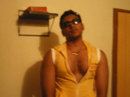 look - is dis pose looking pretty enough