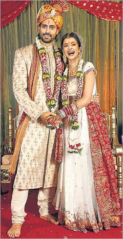 aishwarya marriage pic - aishwarya and abhishek on wedding