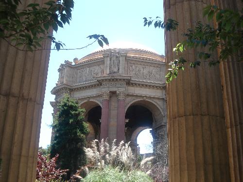San Francisco Palace of Fine Arts - The dome and collonade at the San Francisco Palace of Fine Arts