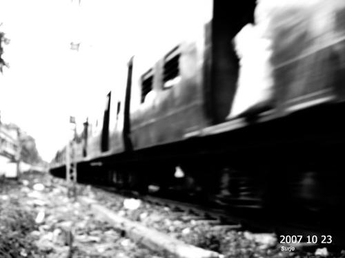 Mumbai Artries - This is local train from Mumbai, Maharashtra, India. Mumbai will hung up, if they stop working, these train sleep for only 3 hours