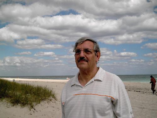 Jim on the Beach - Here I am Monday Nov. 5th 2007 2 blocks from home on Miami Beach.