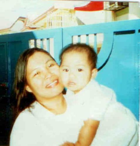 Alyssa w/ Mom... - Picture of alyssa's 1st b-day w/ her mom...