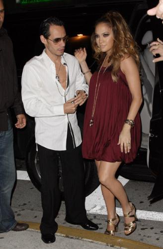 Jennifer Lopez pregnant - Jennifer Lopez seen with a bump and happy!