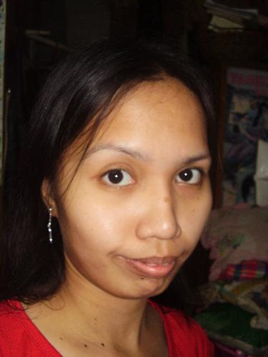 pa-cute - i don't know if i look pretty on that pic. i guess i am. hehehe. maybe.