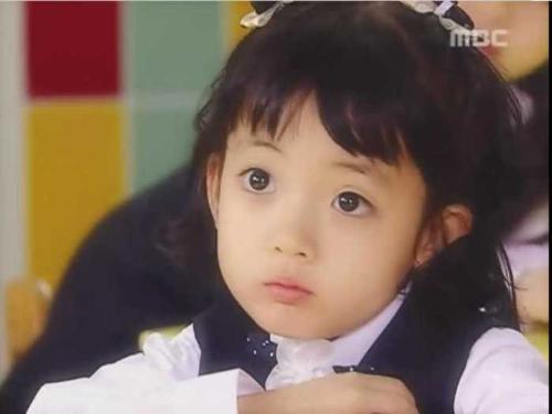 a lovely Korean girl  -   I don't know what her real name is, but i am deeply impressed by her lovely and vivid activities in the romantic film' Wonderful Life'