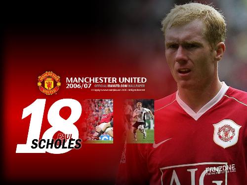 Paul Scholes - Name	 Paul Scholes
Nationality	England 
Born	 1974-11-16 (33 years)
City of Birth	Salford - England 
Position	Midfielder
Height	 170 cm
Weight	 74 kg
Club	 Manchester United (1992-2007)