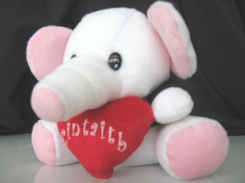Ganesha Dolls - Boneka Ganesha untuk keperluan wisuda ITB berlogo Hati cinta ITB  pemesanan : akinimchll@yahoo.com