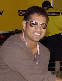 sachin tendulkar - he is the best.. he is the best batsmen in the world..i just love him..