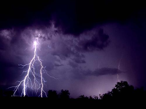 lightening - look at this lightening picture. beautiful na??