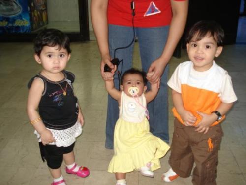 Those Kid's are all mix, in the middle is my daugh - see all those mix kid's all thier mom is Filipina
