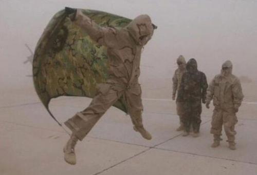 having fun - soldier-having-fun-iraq