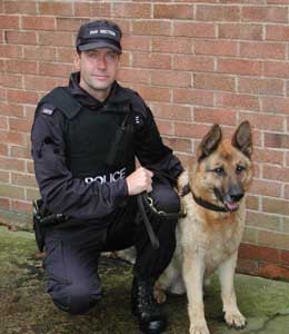 police dog with police - www.northyourkshirepolice.uk

260 x 300 -21k