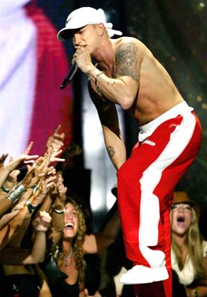 eminem - 041111_eminem_vmed.widec