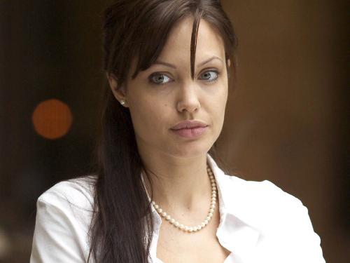 Jolie - Serious...