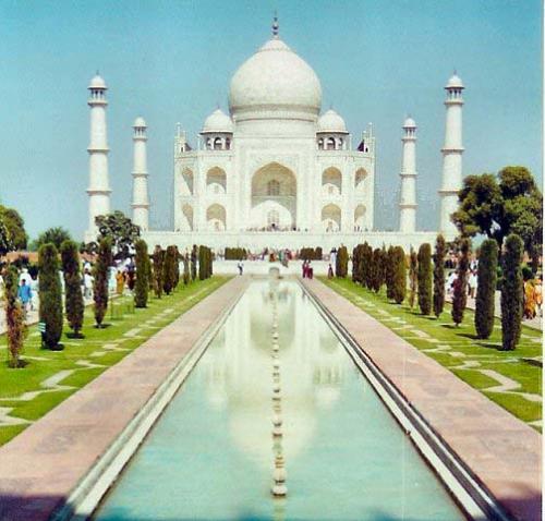 taj mahal - The Taj Mahal was built in the 17th century by Shahjahan- the fifth Mughal emperor, in memory of his beloved wife, Mumtaz Mahal. Shahjahan loved his wife so much that after she passed away in 1631, he decided to immortalize their love in the form of the Taj Mahal. It is more than 350 years since Taj Mahal was built, but it has not lost its romantic aura, which attracts millions of visitors towards it.It is because of this everlasting charm that the Taj can boast of being one of the most popular world heritage monuments on earth. Almost all foreign dignitaries coming to India make it a point to visit this enchanting site.