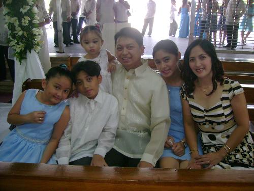 Cousin's Wedding  - Taken on my cousin Wenwen's wedding last Oct 20, 2007. Far right is my wife Imelda then my Daughter Mika My favorite nieces & my Son Inno.