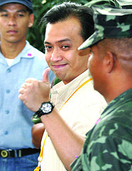 trillanes - thumbs up for trillanes?