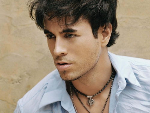 enrique iglesias - a cool photo or WHATEVER