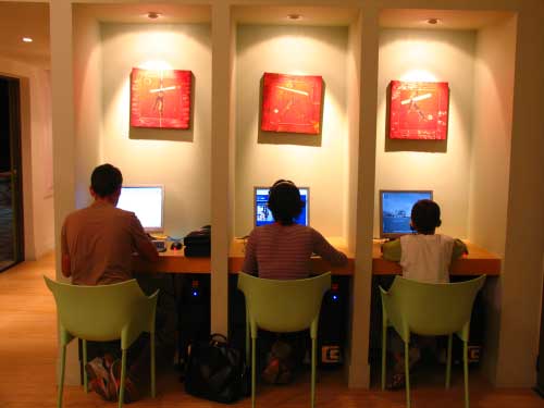 Internet cafe station - Internet cafe, the place to have coffee and surf at internet
