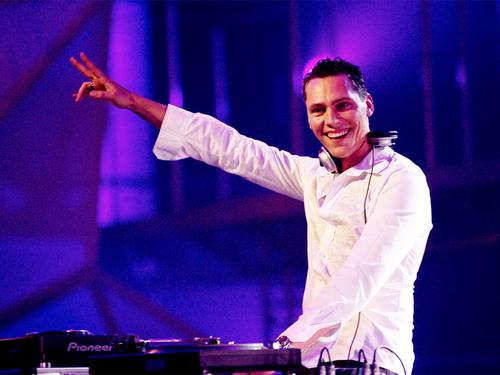 Best Dj in the world? - I think that he is the best dj in the world. What is your opinion?