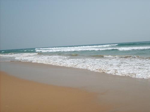 Blue Sea waves - How the sea looks with its waves