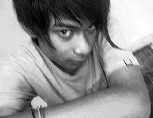 r0mancerhi3nz - Its me..shadow of heart