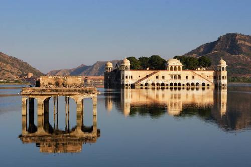 Jaipur pink city - India has a beatiful place for visitors.