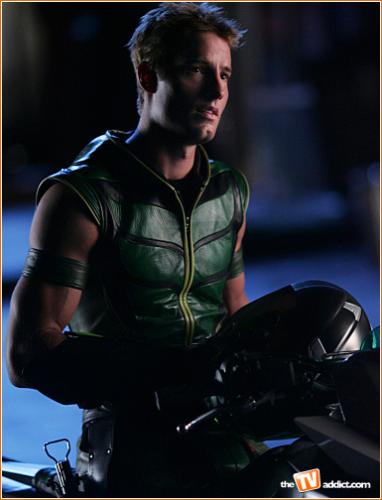 Smallville Character : Green Arrow - Who&#039;s your favorite character? I love the different stories and the different characters who were temporary only.