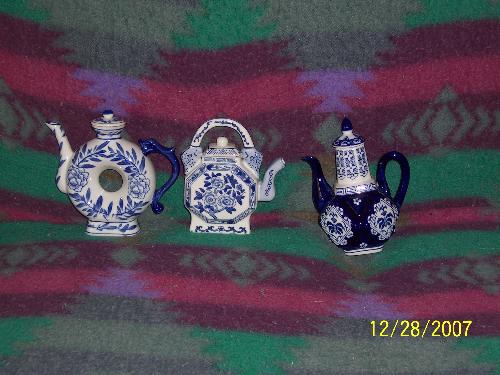 New teapot for my collection - The three new teapots will be a nice addition to my collection