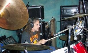Warren Keats - Warren keats playing drums Warren Keats - Warren keats playing drums