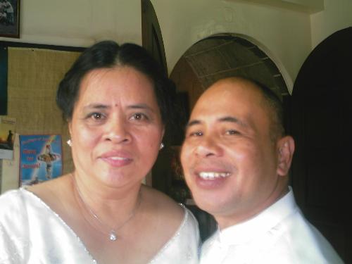 nanay and tatay - this was taken last March 2006 during manoy's wedding