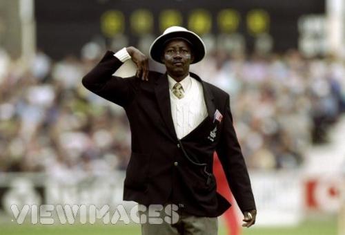 Steve Bucknor - International Cricket&#039;s Umpire who involved so much wrong decisions.