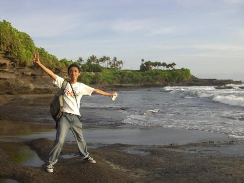 me at tanah lot bali - me at tanah lot, bali, indonesia