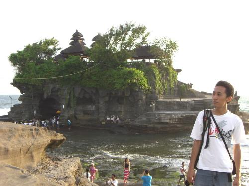 me at tanah lot bali - me at tanah lot, bali, indonesia