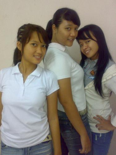 Pretty Lady - she look prety or not ?