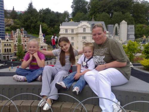 Me and my kids in legoland 2007 - This is me and my kiddies at legoland last year 2007, great place great time!!!