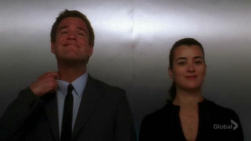 Screenshot of Cover Story - Tony and Ziva inside the elevator discussing their characters in the "Deep Six"