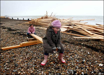 Salvage See Saw - A See-Saw made from salvaged timber at Worthing by two innovative little girls. Monday, 21st January 2008.