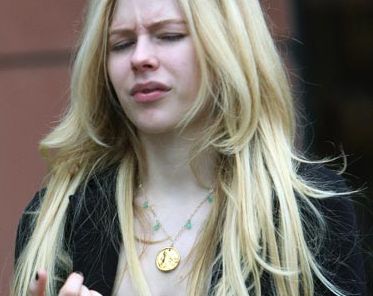 Avril Lavigne - Avril Lavigne is a douche and it’s no longer just a personal opinion. A radio DJ that has interviewed the singer and alleged song thief numerous times had to deal with her nastiness this weekend and the DJ couldn’t handle not blowing his top.
