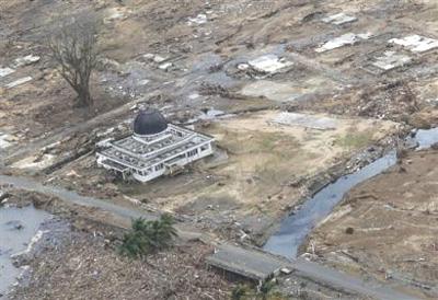 Images of Aceh 9 -  Destruction at Loh Kruet as seen from US Navy helicopter