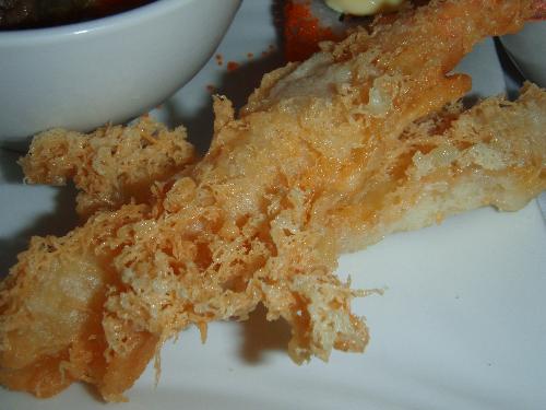 Ebi Tempura - Probably one of the best japanese food i have ever tried. Probably unknown to most people, there is a special way of peeling, deveining, and slicing the prawns in order to prepare them for Tempura. The batter being used is also cold on order to achieve the outer crispy texture seen in this picture.