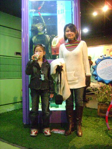 with Gracey at the Aquarium - Underwater adeventure with Gracey