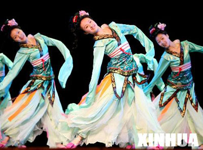 Students - Students of Beijing Institute of Dancing perform in Beijing University during the China-Russia University Students' Art Festival in Beijing March 17, 2006.