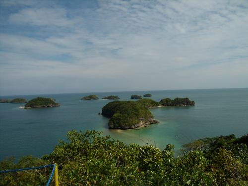 hundred islands - this is hundred islands in pangasinan... contrary to its name, the islands total 123...