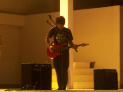guitarer - guitarist of the band we called 'itsny'